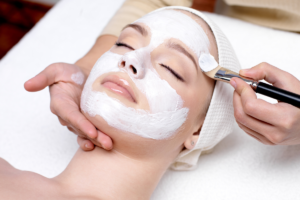 The Complete Guide to Face Waxing: Benefits