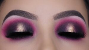 39. The Hollow Eye Makeup Method: Elevate Your Makeup Game